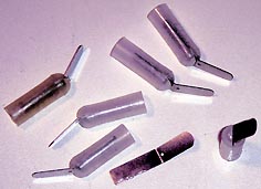 Dip handle reservoir units